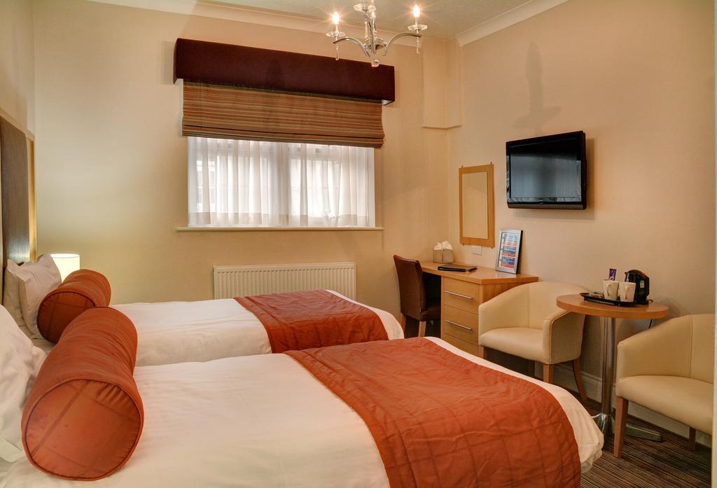 Lord Hill Hotel & Restaurant Шрусбери Экстерьер фото