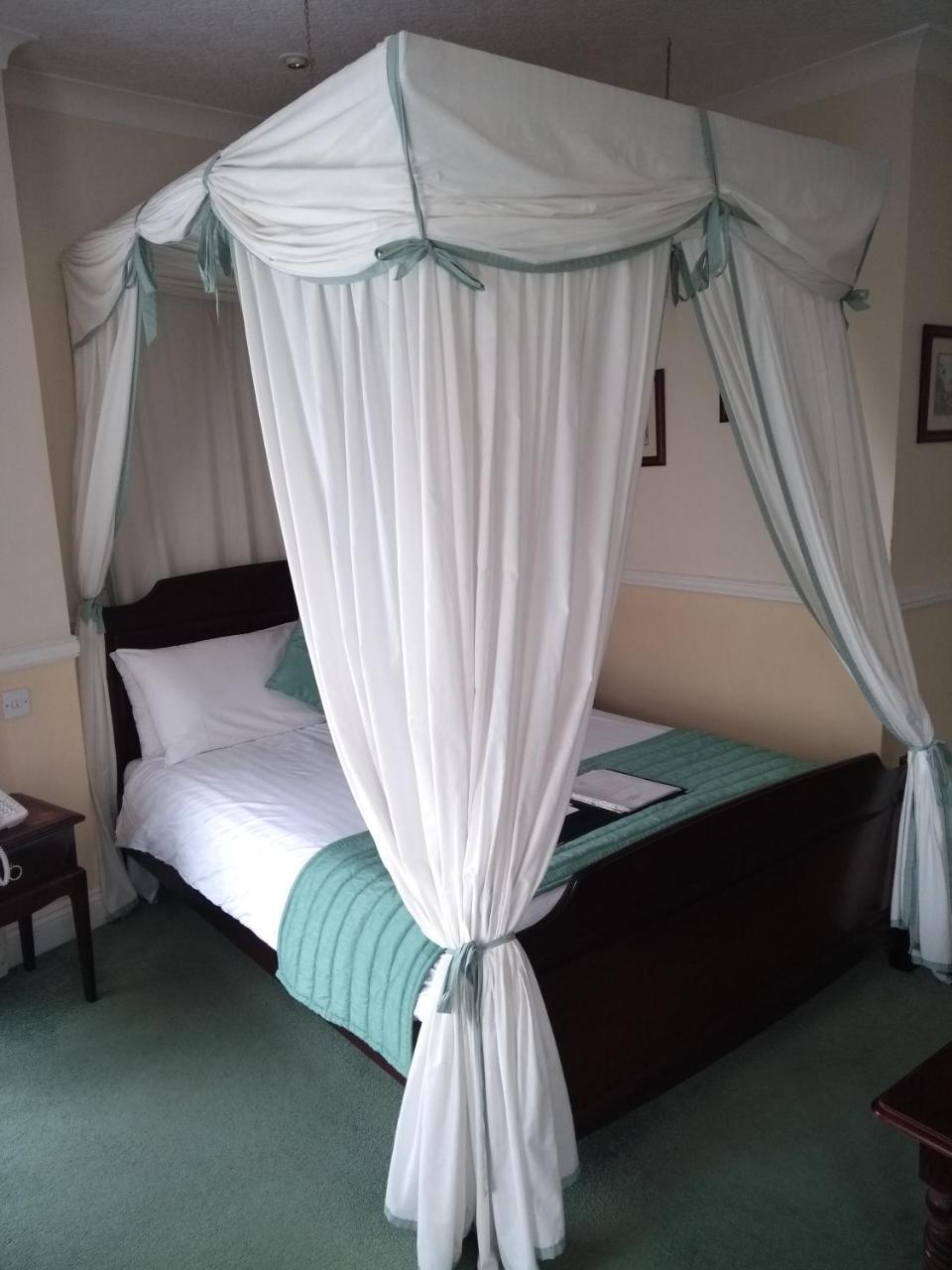 Lord Hill Hotel & Restaurant Шрусбери Экстерьер фото